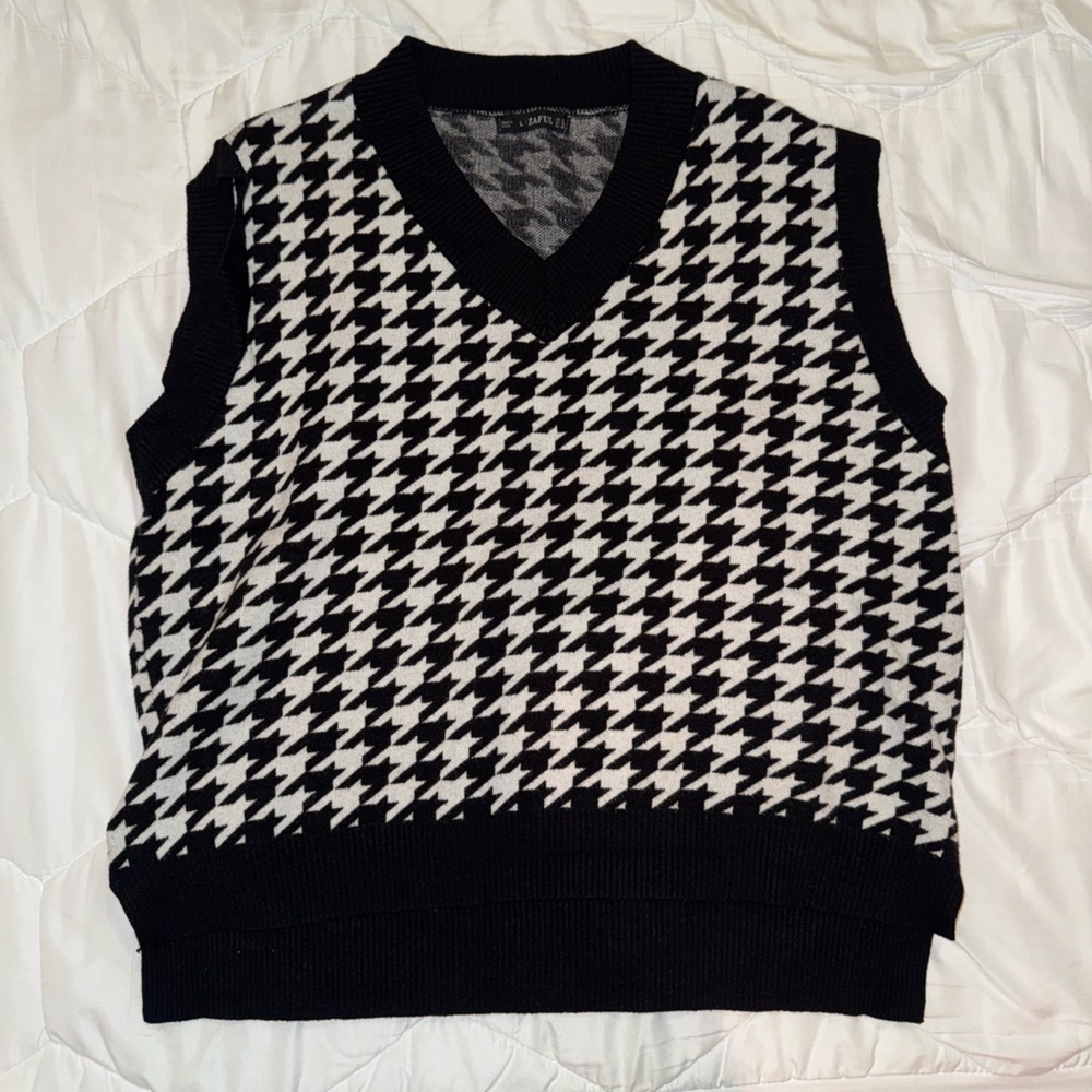 Zaful Monochrome Houndstooth Knit Sweater Vest